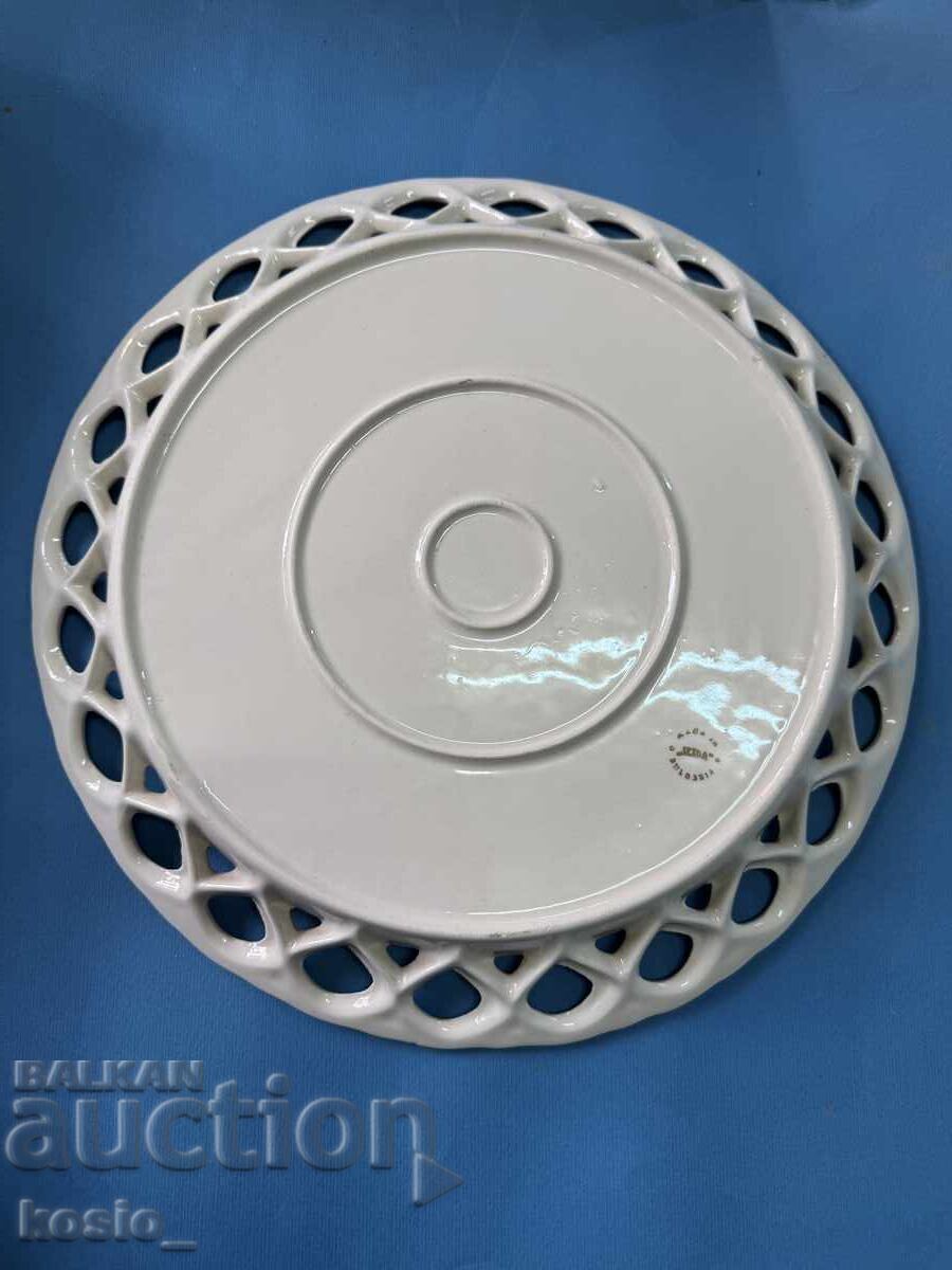 Delivery of Bulgarian porcelain wall plate Isis Delivery of Bulgarian porcelain wall plate Isis