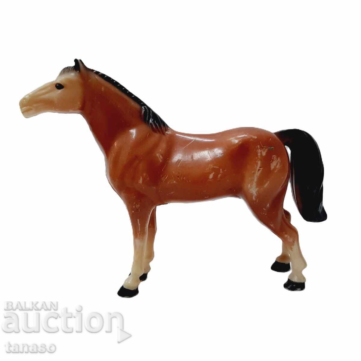 Фигурка на конче, пластмаса(9.5)