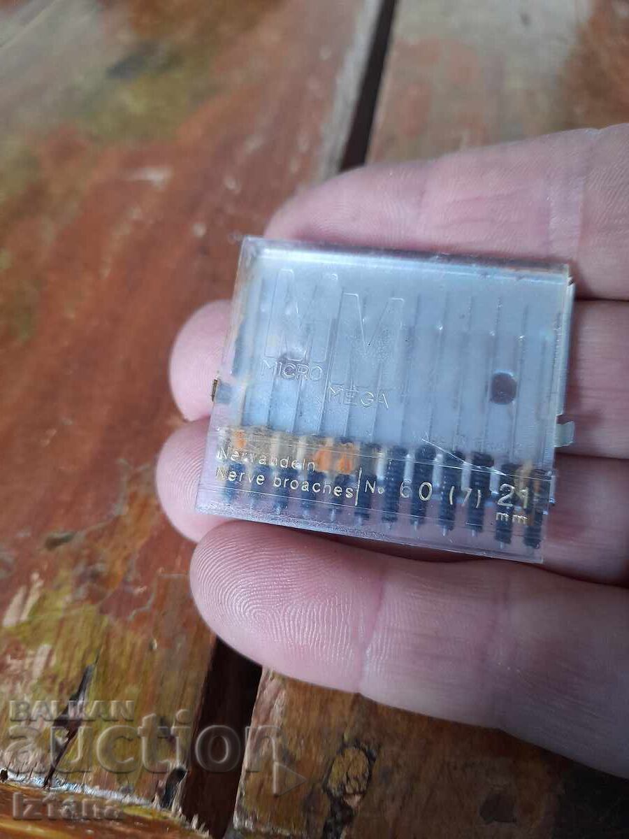 Auction Old dental needles for removing nerves Auction Old dental needles for removing nerves