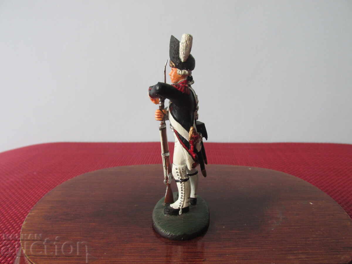 DelPrado Soldier with price 11.00 BGN | € 5.62 DelPrado Soldier with price 11.00 BGN | € 5.62