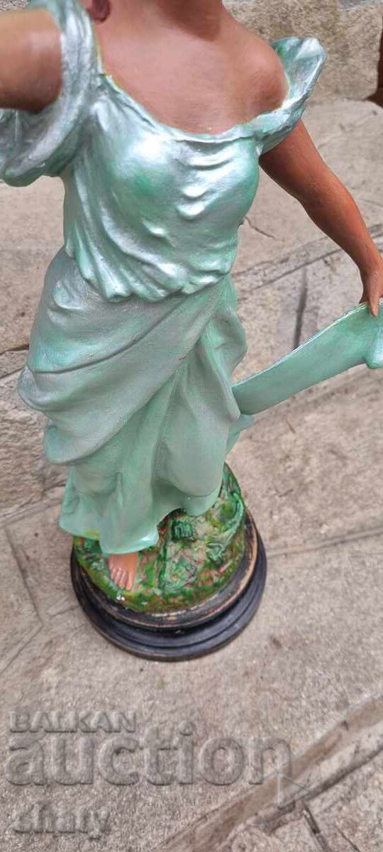 Livrarea Sculptură veche din metal. Figura. Antic