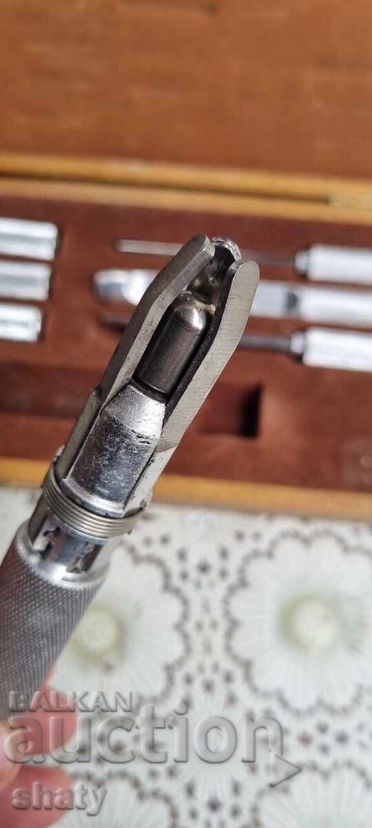 Delivery of Old gun cleaning and maintenance kit. Pistol. Delivery of Old gun cleaning and maintenance kit. Pistol.