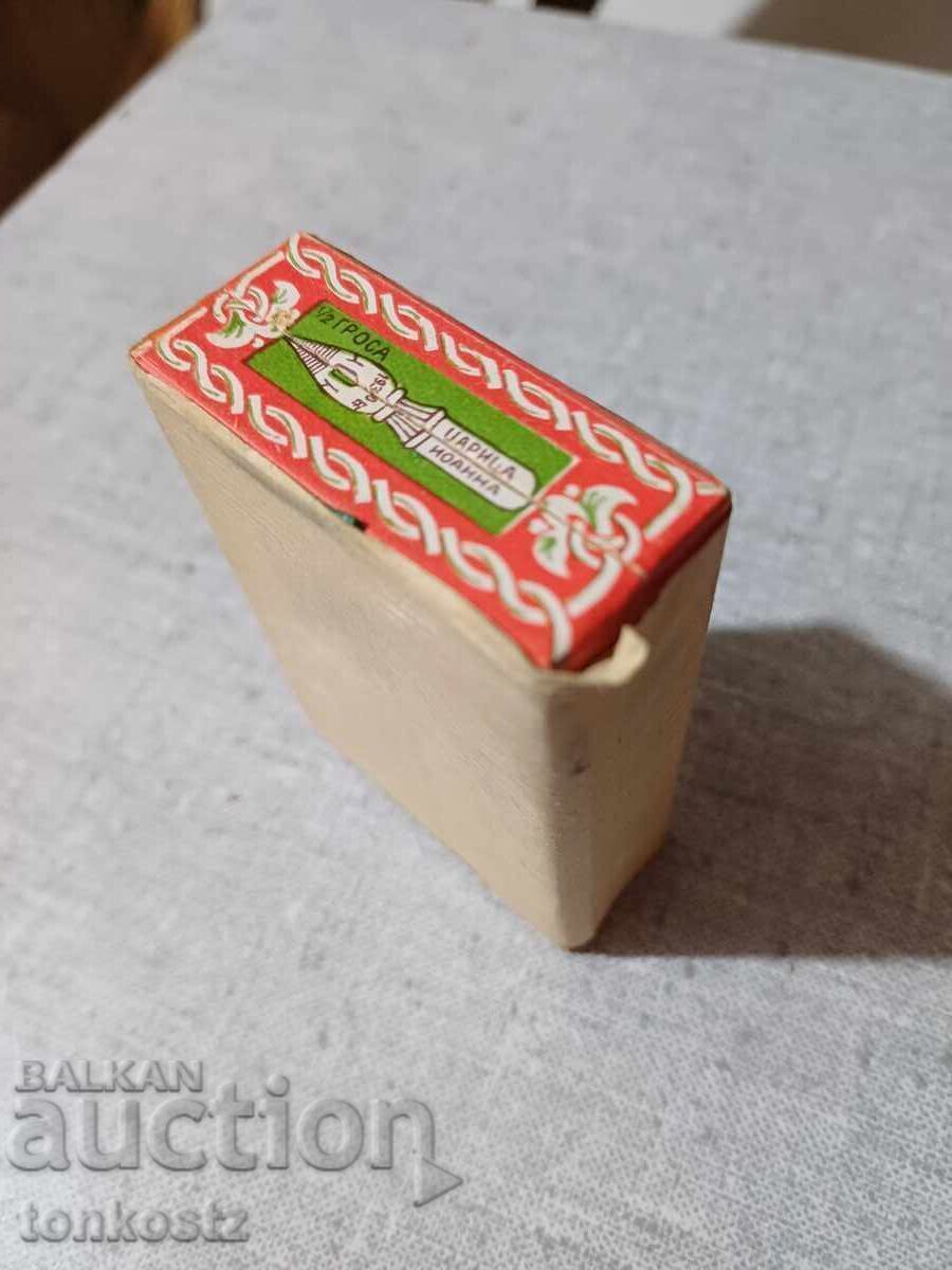 Cutie de stilouri Maria Luisa cu preț 30.00 BGN | € 15.34 Cutie de stilouri Maria Luisa cu preț 30.00 BGN | € 15.34