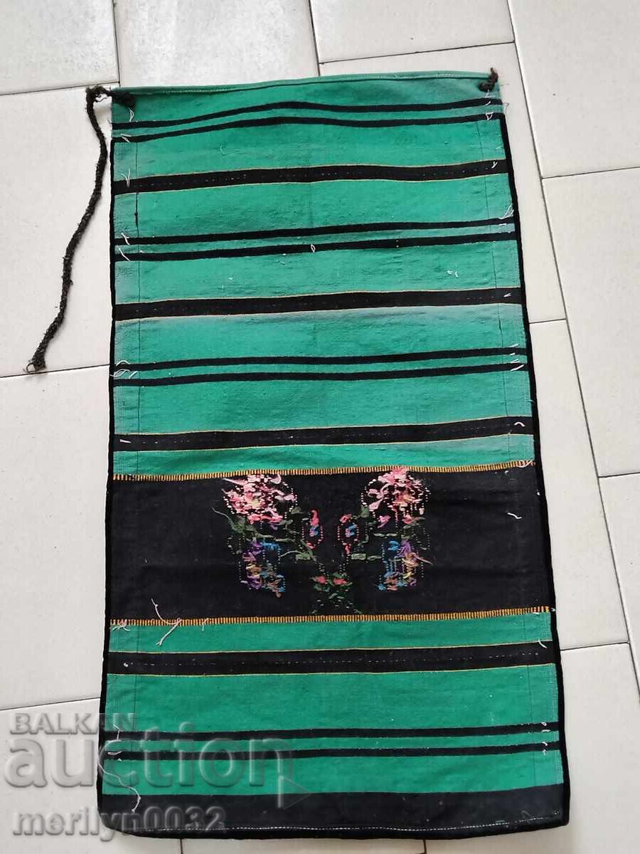 Auction  Vintage handmade apron