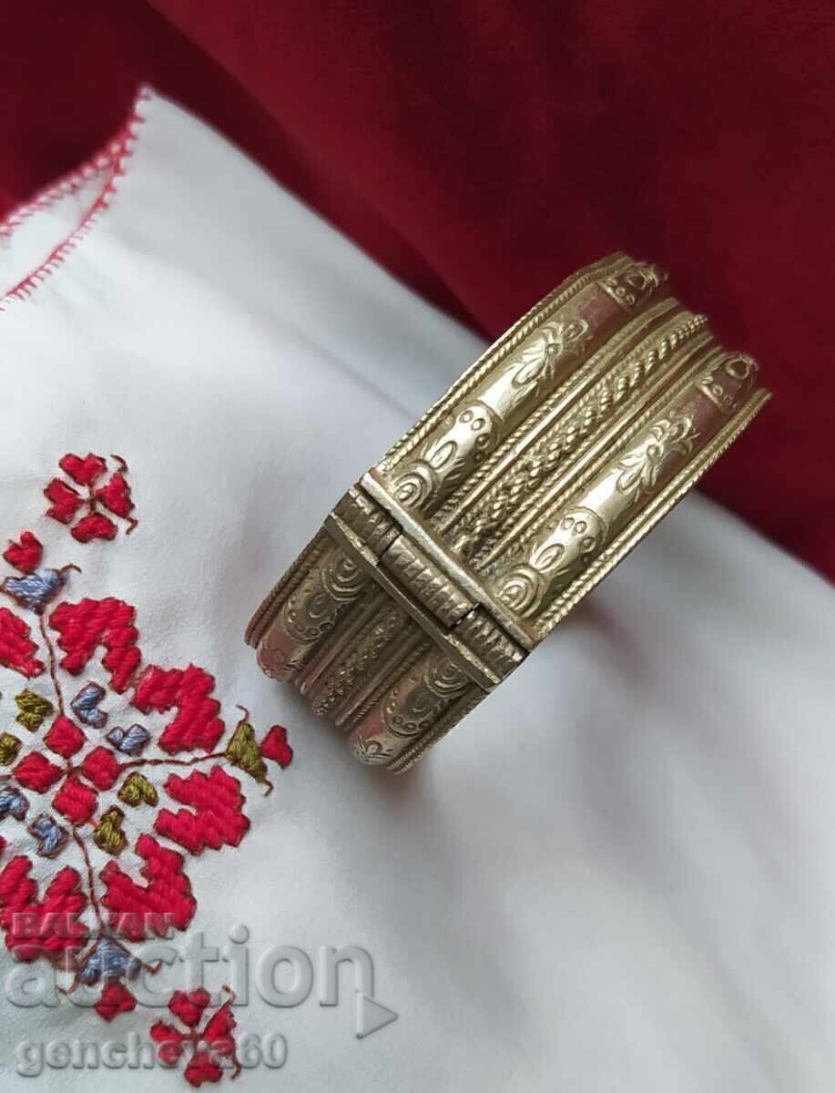 Delivery of Renaissance Sachan bracelet