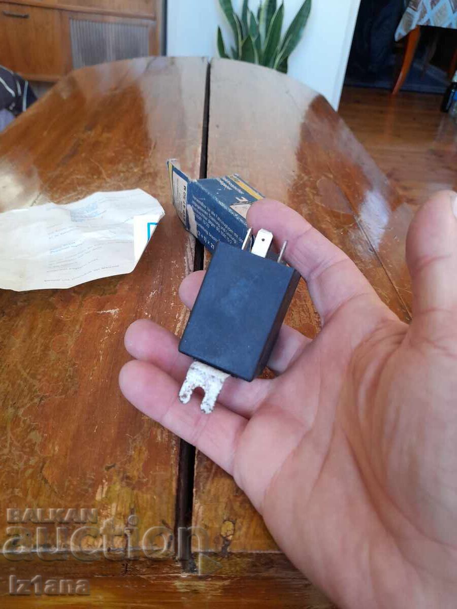 Old DDR Ruhla turn signal relay - 7 Old DDR Ruhla turn signal relay - 7