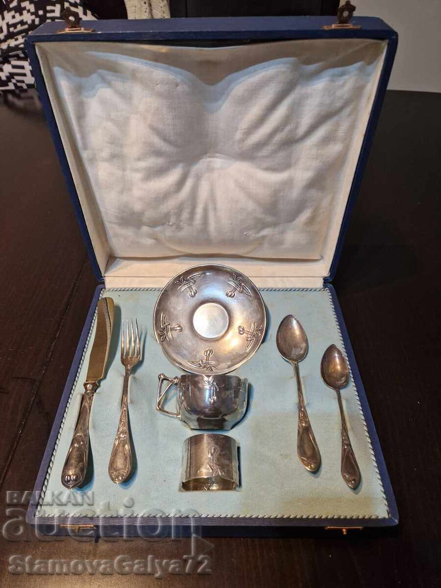 Unique set of Victorian silverware with price 898.00 BGN | € 459.14 Unique set of Victorian silverware with price 898.00 BGN | € 459.14
