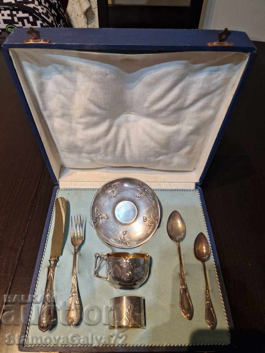 Licitație Set unic de argintărie victoriană