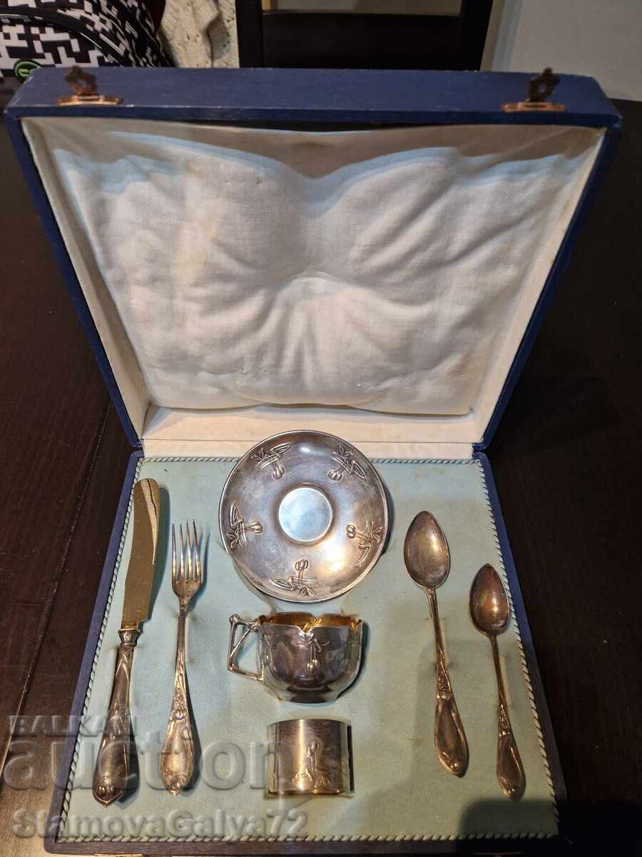 Licitație Set unic de argintărie victoriană