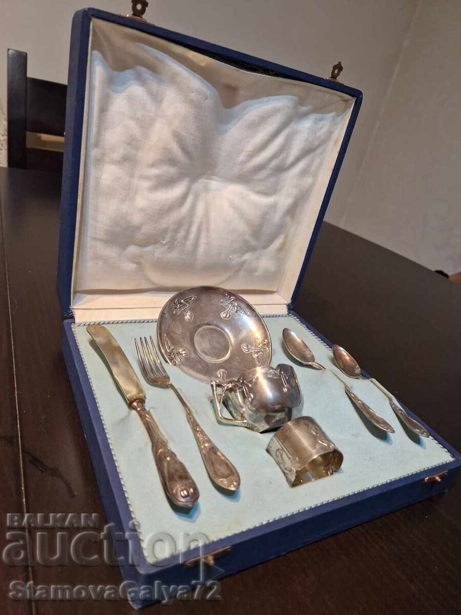 Delivery of Unique set of Victorian silverware Delivery of Unique set of Victorian silverware