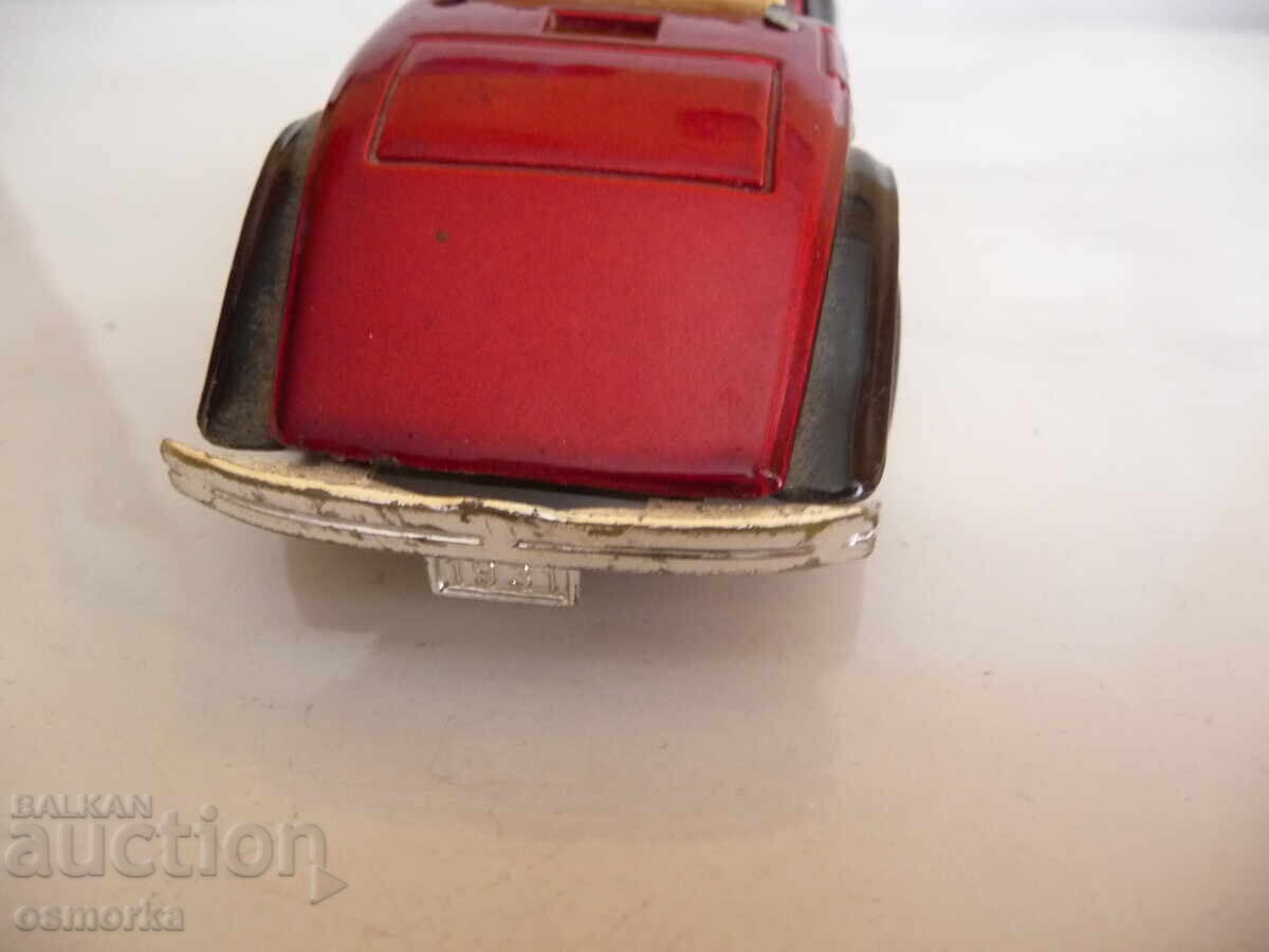 Delivery of Retro car 1932 Welly car old toy classic parts Delivery of Retro car 1932 Welly car old toy classic parts