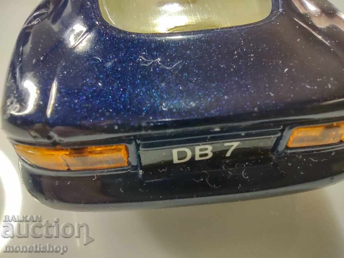 Auction Two 1:42 scale carts Auction Two 1:42 scale carts