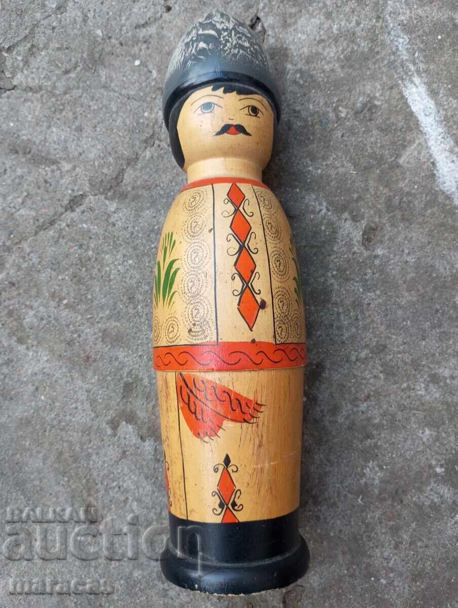 Păpușă veche de lemn