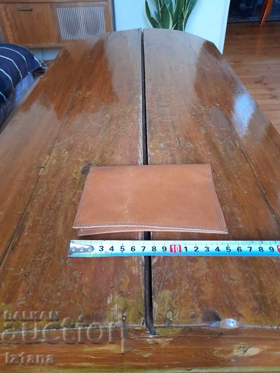 Poșetă veche, portofel cu preț 22.00 BGN | € 11.25 Poșetă veche, portofel cu preț 22.00 BGN | € 11.25