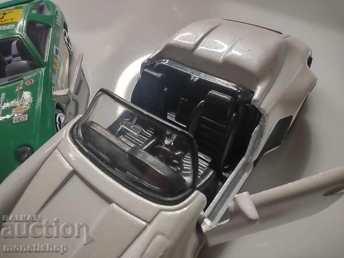 Παράδοση Δύο καρότσια κλίμακας 1:42 Παράδοση Δύο καρότσια κλίμακας 1:42