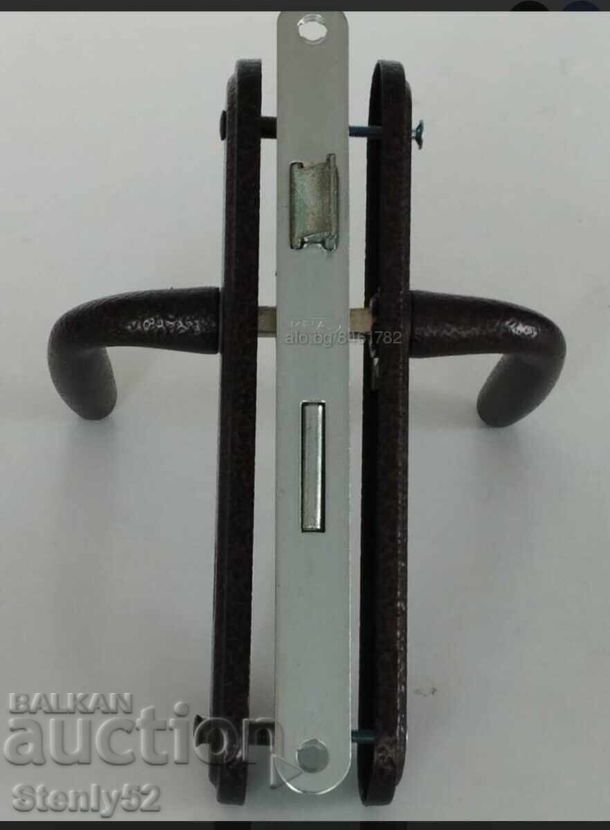 Metal regular lock set with one key