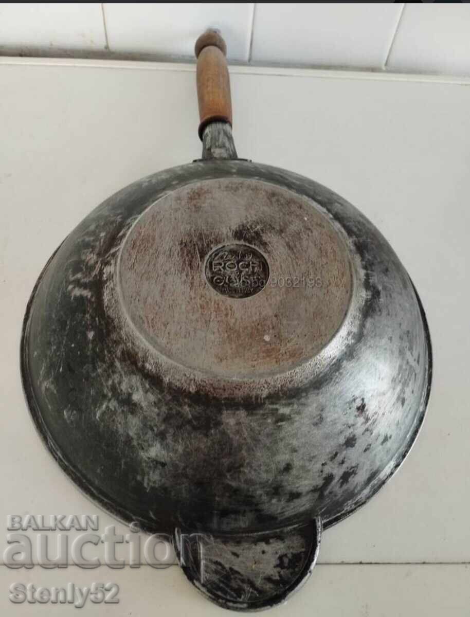 Large aluminum WOK pan weighing 1 kg and 0.5 mm thick with price 30.00 BGN | € 15.34 Large aluminum WOK pan weighing 1 kg and 0.5 mm thick with price 30.00 BGN | € 15.34