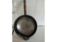 Tavă WOK mare din aluminiu cu o greutate de 1 kg și 0,5 mm grosime