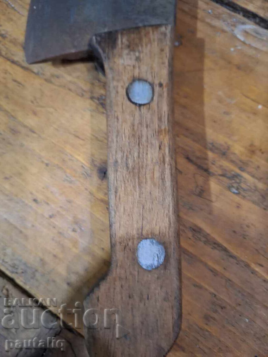 Auction OLD MASSIVE CUTTER Auction OLD MASSIVE CUTTER