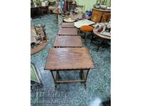 Frumos set de 4 măsuțe de cafea de marcă antică