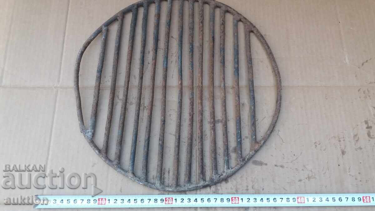 Auction OLD SOLID METAL GRILL FOR GRILLING ON GRILLS Auction OLD SOLID METAL GRILL FOR GRILLING ON GRILLS