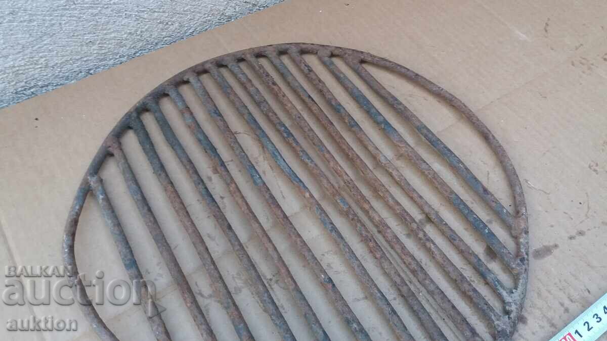 OLD SOLID METAL GRILL FOR GRILLING ON GRILLS - 5 OLD SOLID METAL GRILL FOR GRILLING ON GRILLS - 5