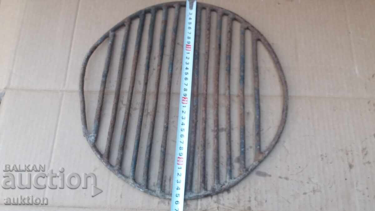 OLD SOLID METAL GRILL FOR GRILLING ON GRILLS - 6 OLD SOLID METAL GRILL FOR GRILLING ON GRILLS - 6