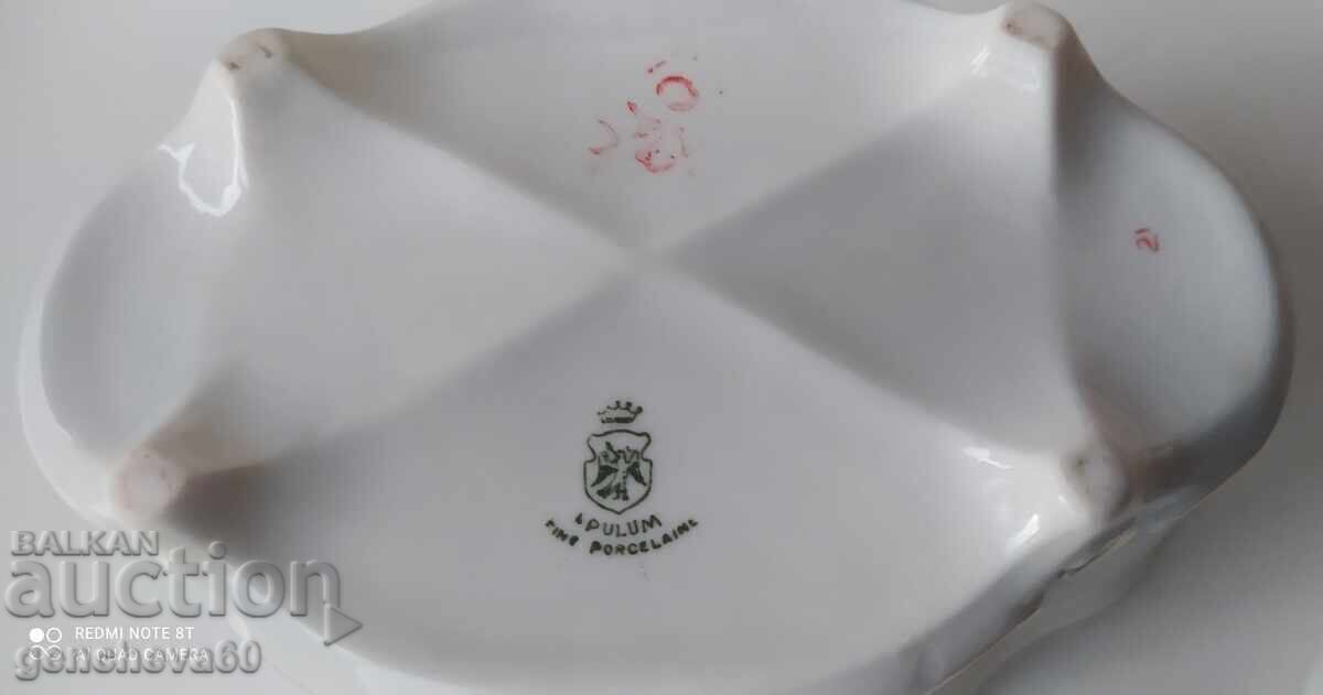 Delivery of Large porcelain jewelry box poppies/markings Delivery of Large porcelain jewelry box poppies/markings