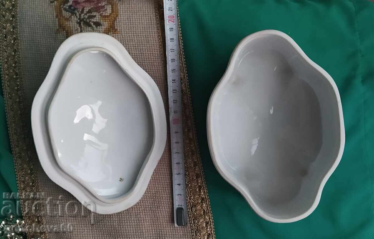 Large porcelain jewelry box poppies/markings - 5 Large porcelain jewelry box poppies/markings - 5