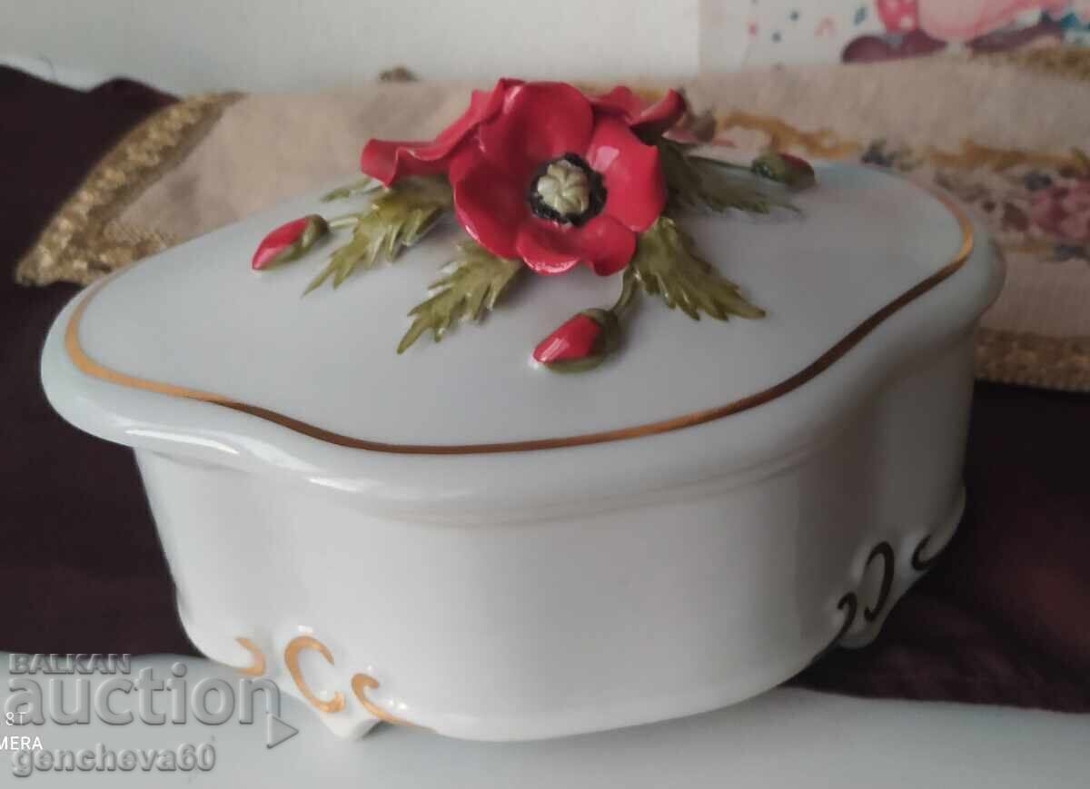 Large porcelain jewelry box poppies/markings - 6 Large porcelain jewelry box poppies/markings - 6