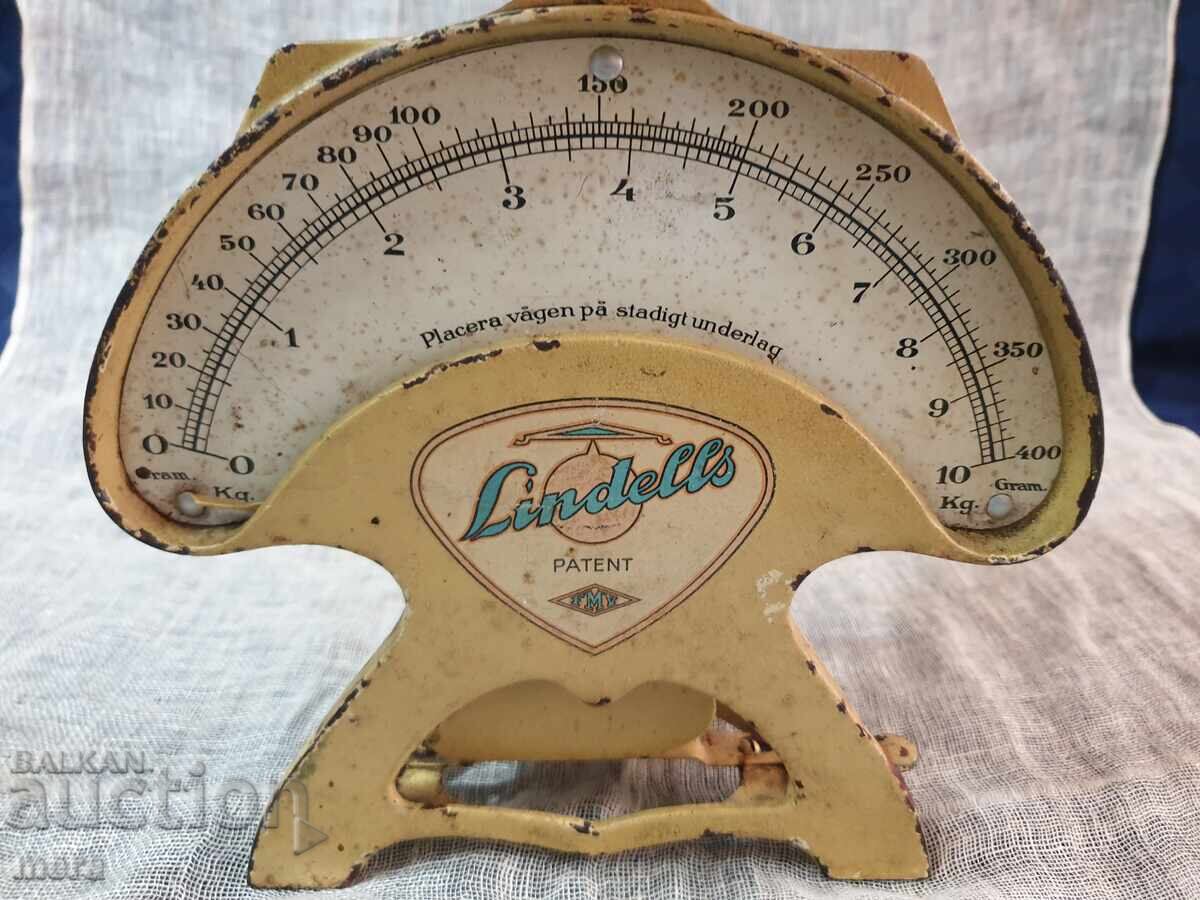 Antique household scale, weighing scale with price 130.00 BGN | € 66.47 Antique household scale, weighing scale with price 130.00 BGN | € 66.47