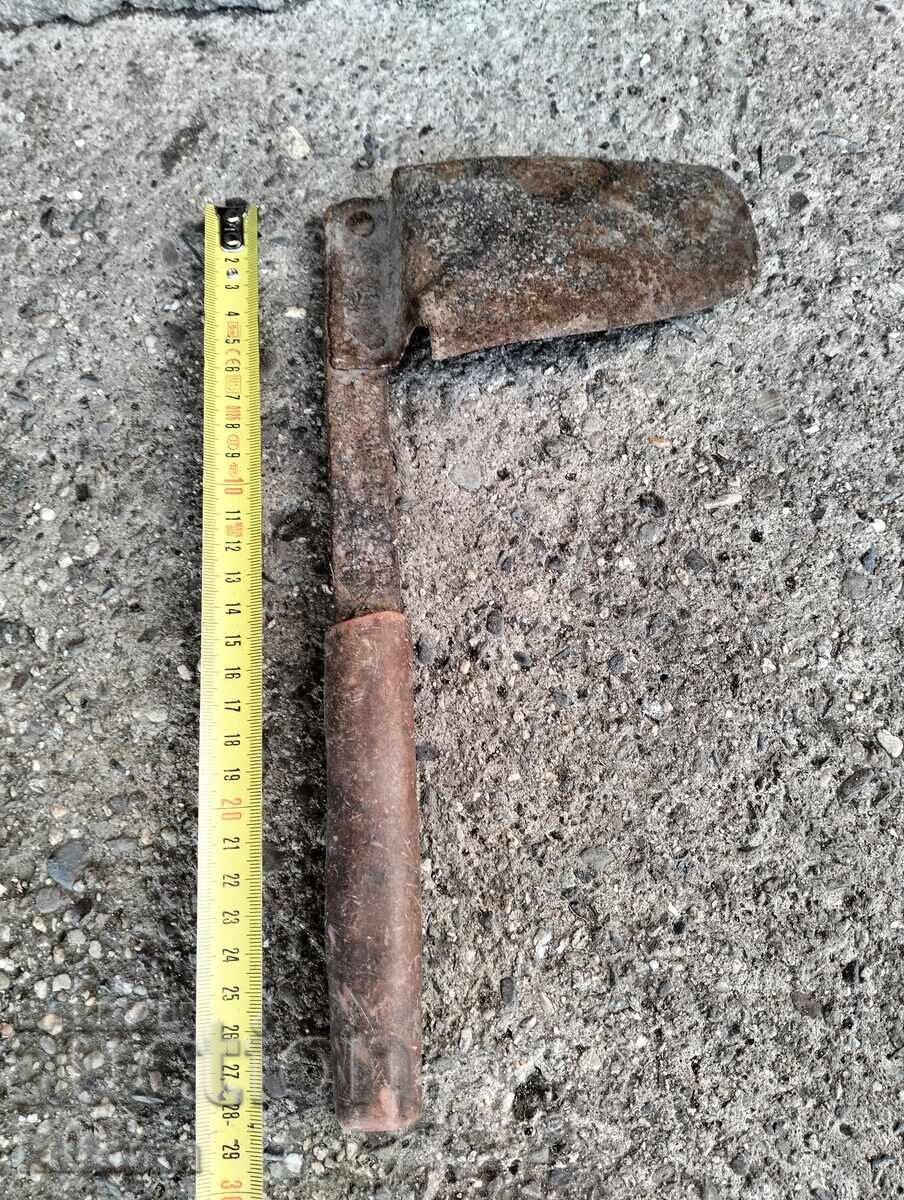 Old hoof trimmer with price 19.99 BGN | € 10.22 Old hoof trimmer with price 19.99 BGN | € 10.22