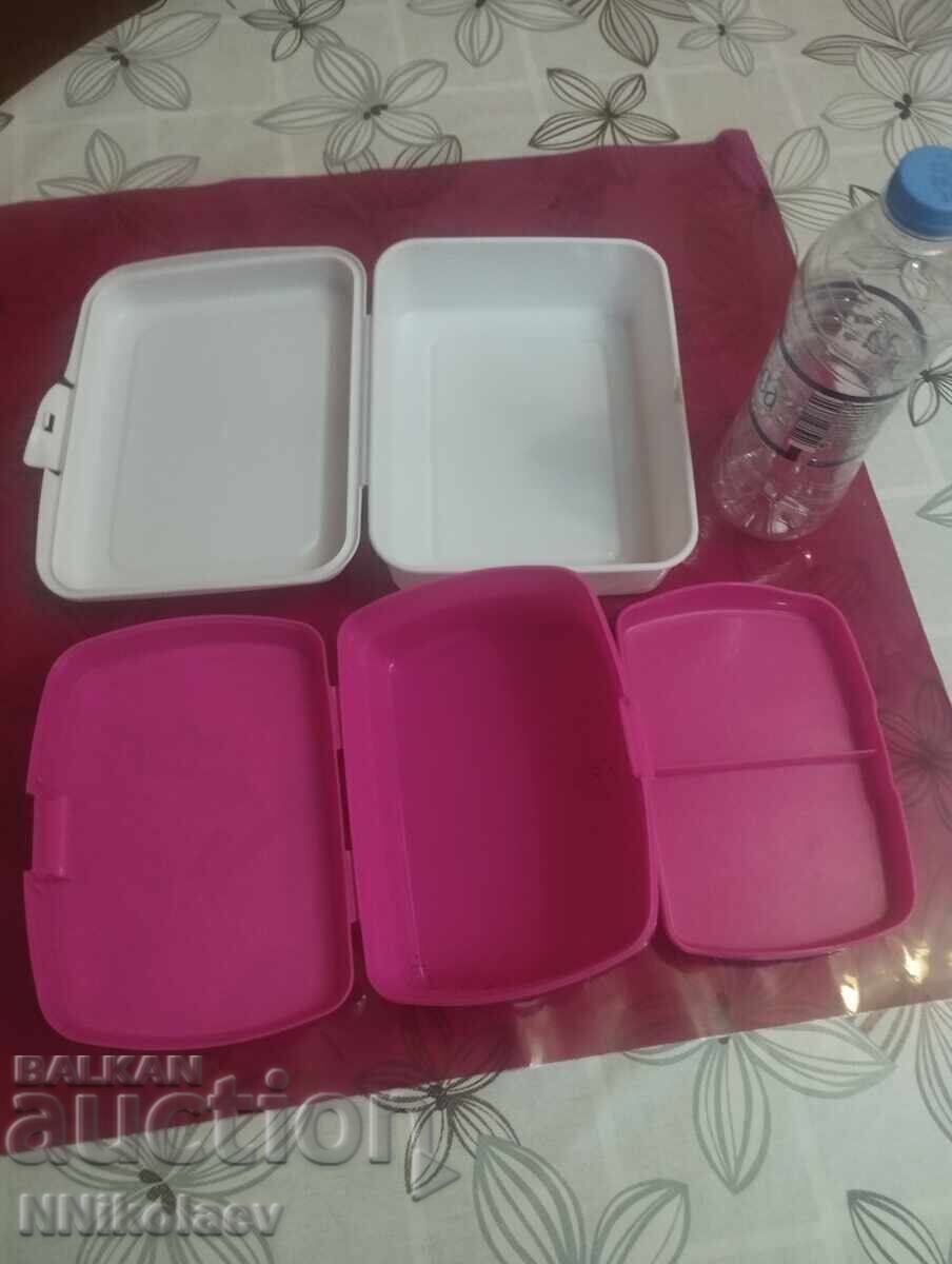 2 lunch boxes