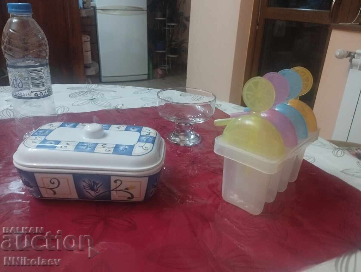 Forme de înghețată pentru melba și cutie pentru mâncare cu preț 2.00 BGN | € 1.02 Forme de înghețată pentru melba și cutie pentru mâncare cu preț 2.00 BGN | € 1.02