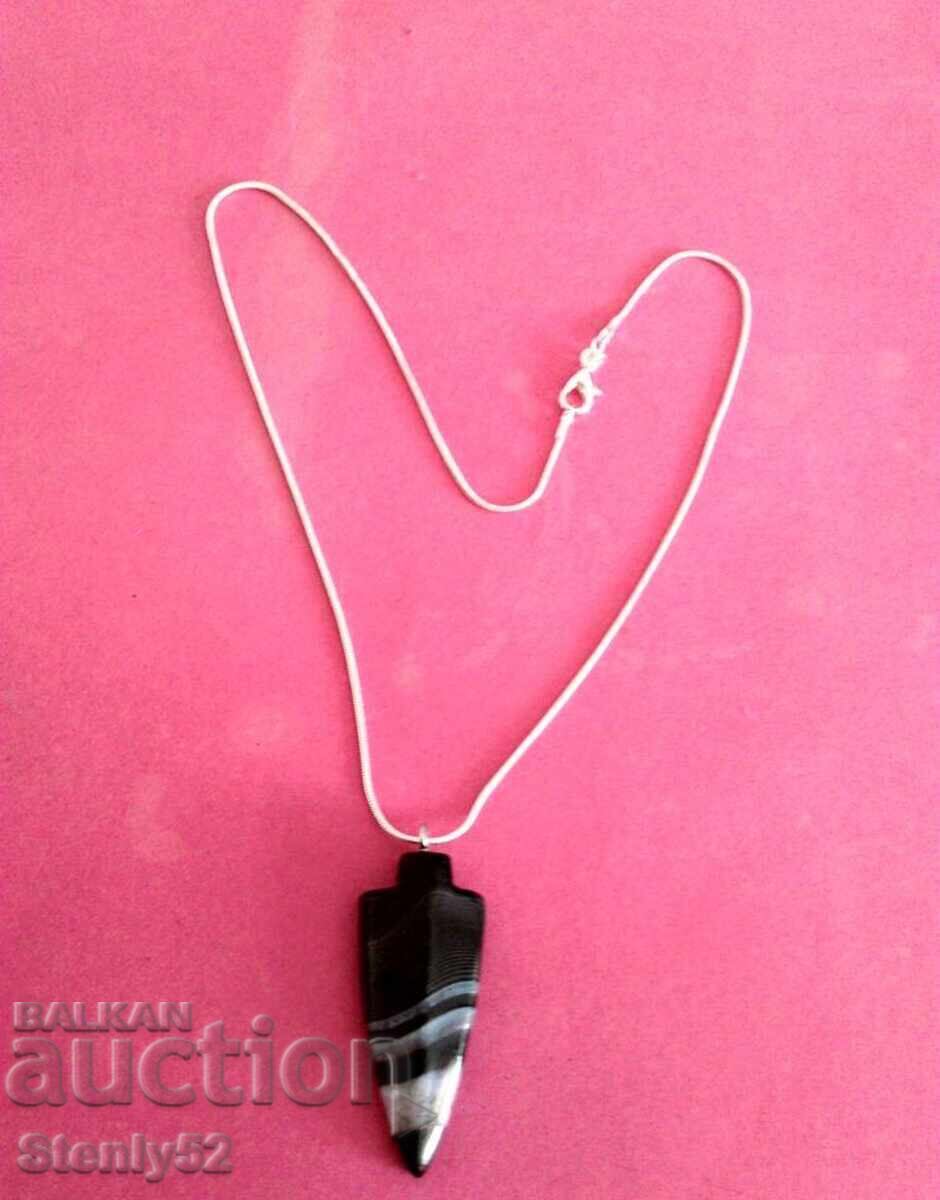 Доставка на Медальони с естествени камъни с посребрени синджири с родиев Доставка на Медальони с естествени камъни с посребрени синджири с родиев