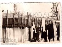 SMALL OLD PHOTO KYUSTENDIL HIGH SCHOOL STUDENTS ICE UNDER THE BRIDGE D404