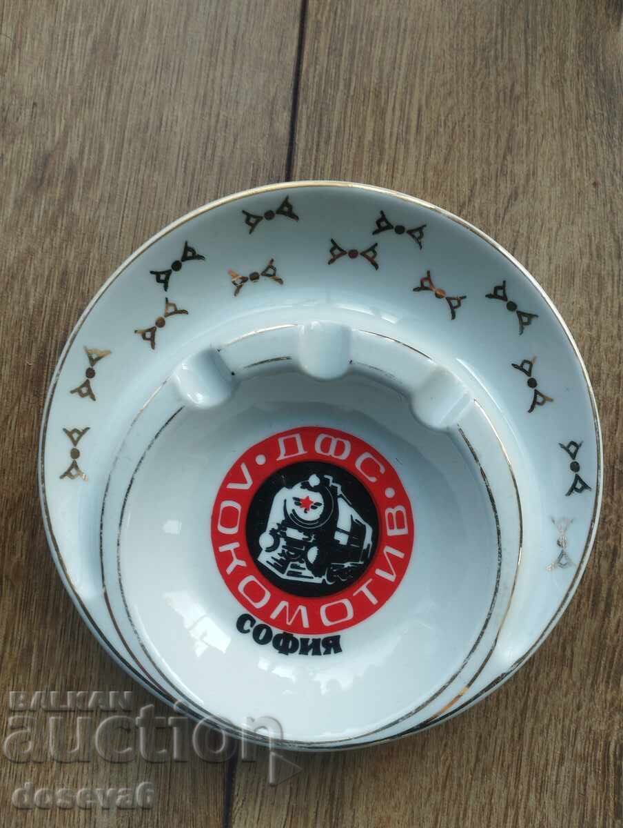 ashtray "LOKOMOTIV-SOFIA" GOLD PLATED in places with wear ashtray "LOKOMOTIV-SOFIA" GOLD PLATED in places with wear