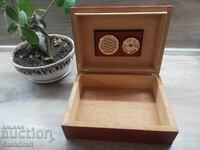 Humidor Wooden Cigar Box with Hygrometer and Humidifier