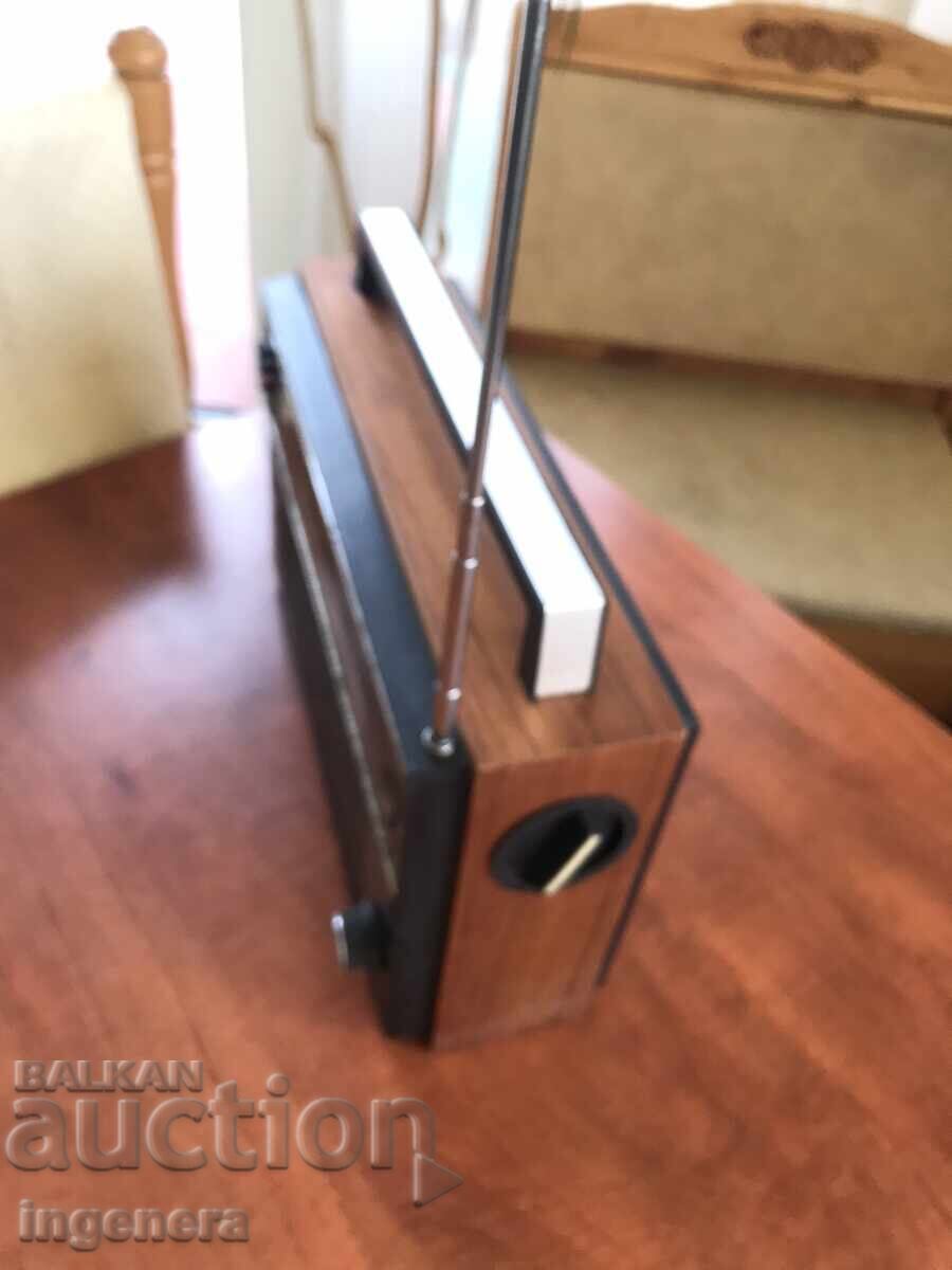 RADIO RADIO "SELENA" "SELENA" WITH MISCELLANEOUS - 6 RADIO RADIO "SELENA" "SELENA" WITH MISCELLANEOUS - 6