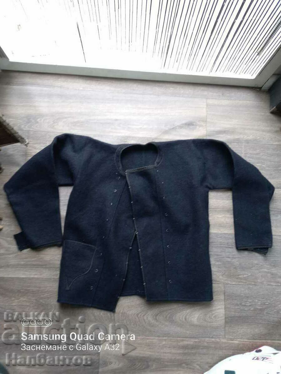 OLD MALE ANTERIA WEAR OLD MALE ANTERIA WEAR