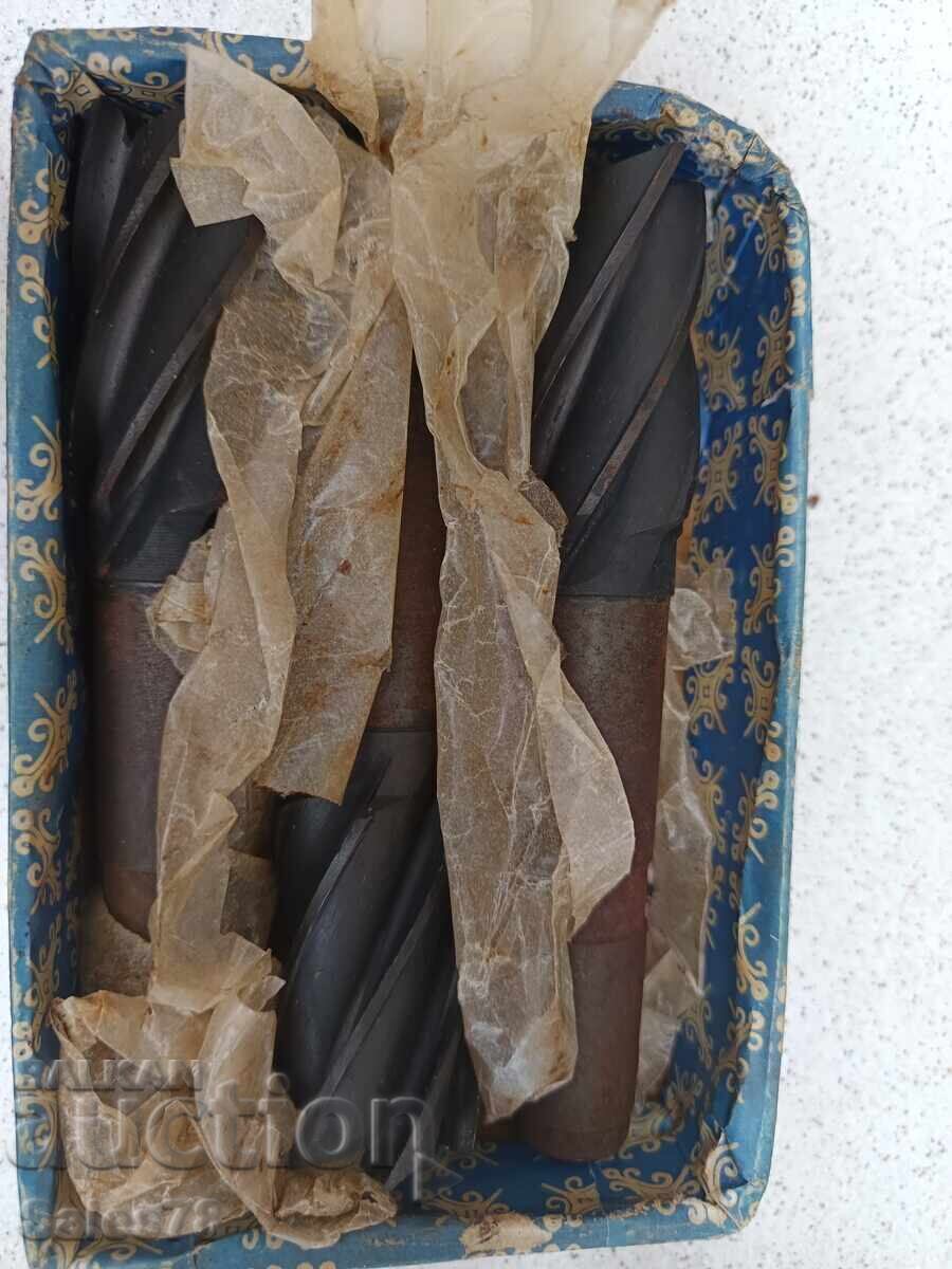 3 pcs. Cylindrical end mills with conical shank 3 pcs. Cylindrical end mills with conical shank