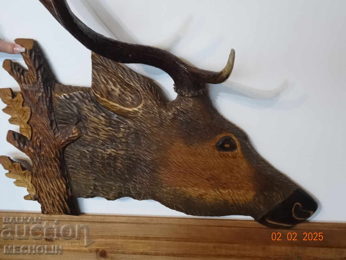 Licitație SCULTURĂ FRUMOASĂ ÎN LEMN CU CORN DE CPRIV