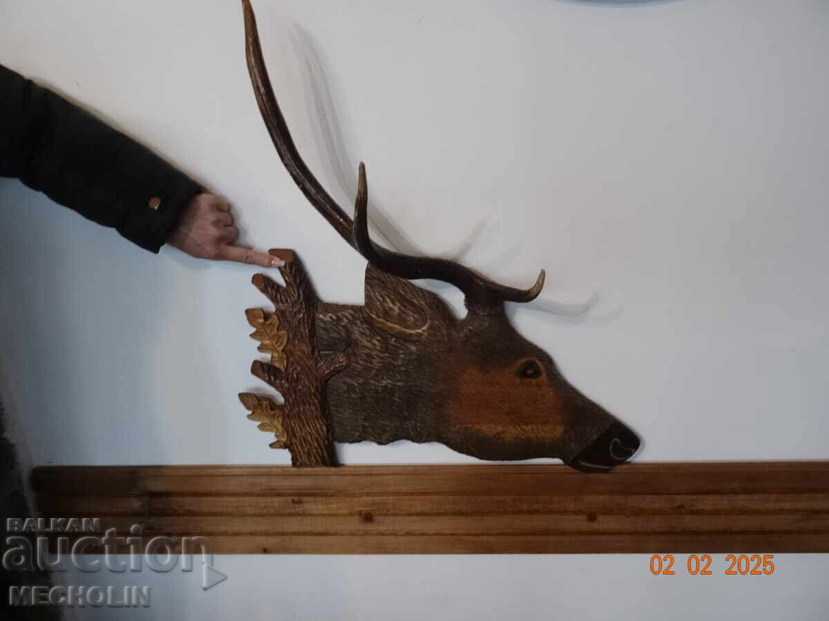 SCULTURĂ FRUMOASĂ ÎN LEMN CU CORN DE CPRIV - 5