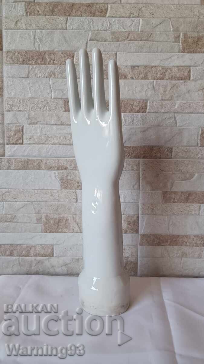 Licitație Mână de porțelan - producție bulgară - mărime 85 Licitație Mână de porțelan - producție bulgară - mărime 85