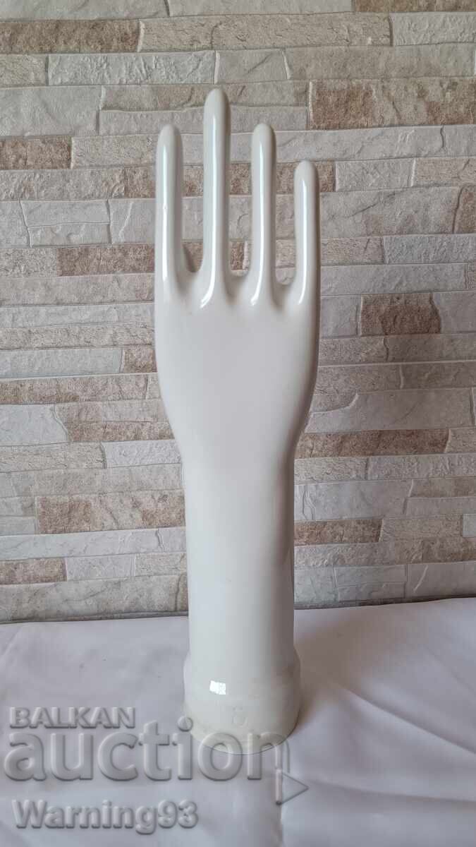Porcelain hand - Bulgarian production - size 98 with price 90.00 BGN | € 46.02 Porcelain hand - Bulgarian production - size 98 with price 90.00 BGN | € 46.02