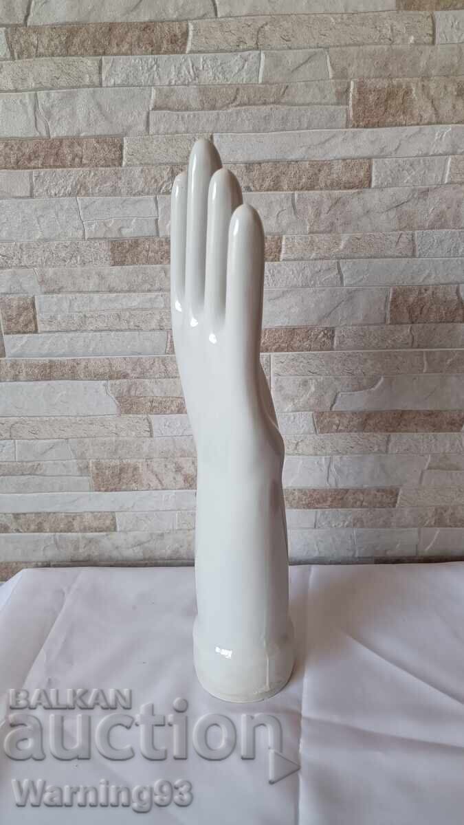 Auction Porcelain hand - Bulgarian production - size 98 Auction Porcelain hand - Bulgarian production - size 98