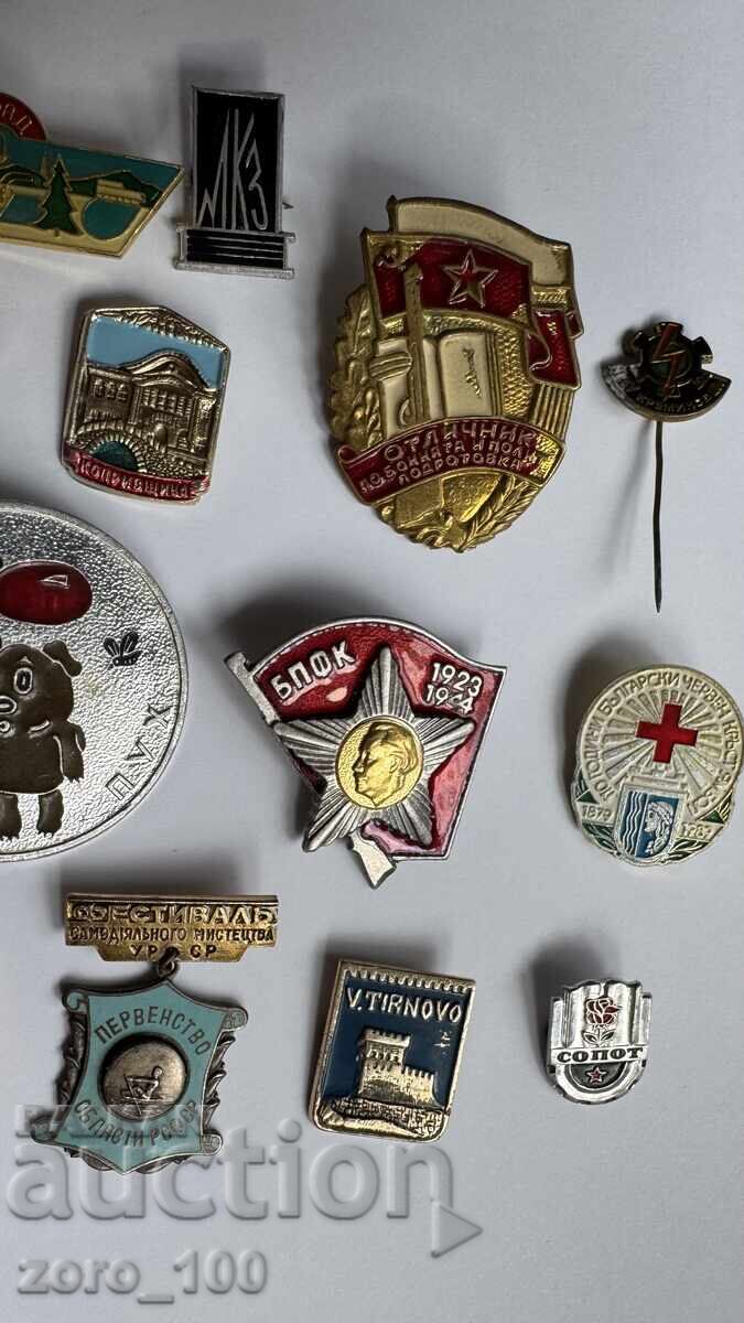 Badges lot 16 pieces - 5 Badges lot 16 pieces - 5