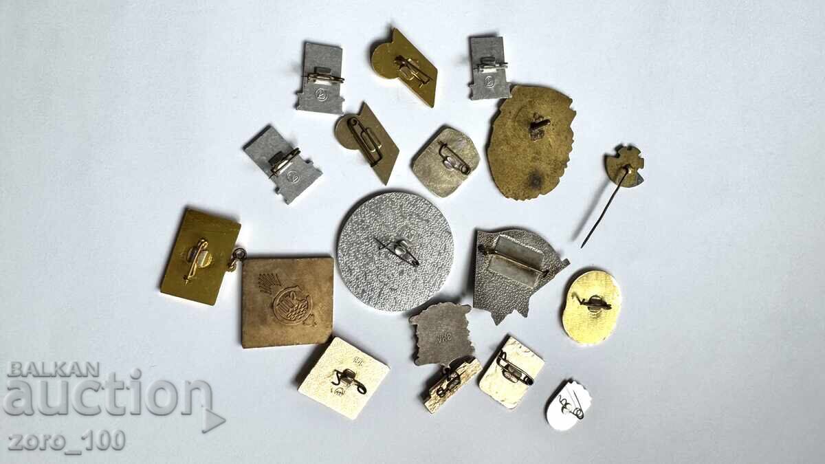 Badges lot 16 pieces - 7 Badges lot 16 pieces - 7