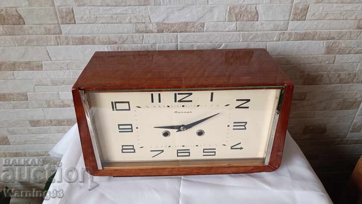 Παλιό ρωσικό ρολόι κορνίζας - Jantar - δεκαετία του 1970 με τιμή 135.00 BGN | € 69.02 Παλιό ρωσικό ρολόι κορνίζας - Jantar - δεκαετία του 1970 με τιμή 135.00 BGN | € 69.02