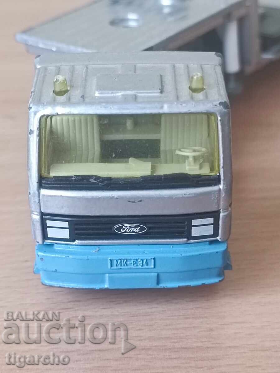 Ford metal truck with price 35.00 BGN | € 17.90 Ford metal truck with price 35.00 BGN | € 17.90